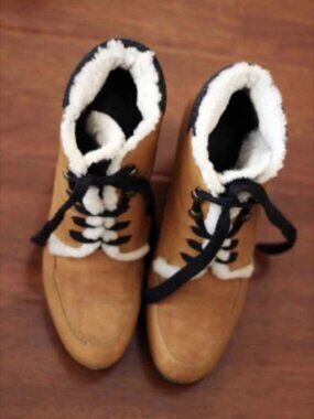 Cole Haan Tan Leather Lace up Booties with Fur Lining - Waterproof